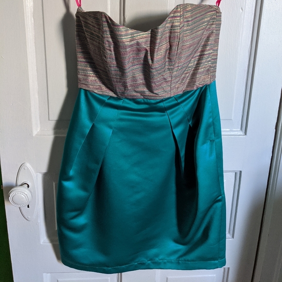 Champagne & Cupcakes dress - Picture 1 of 2